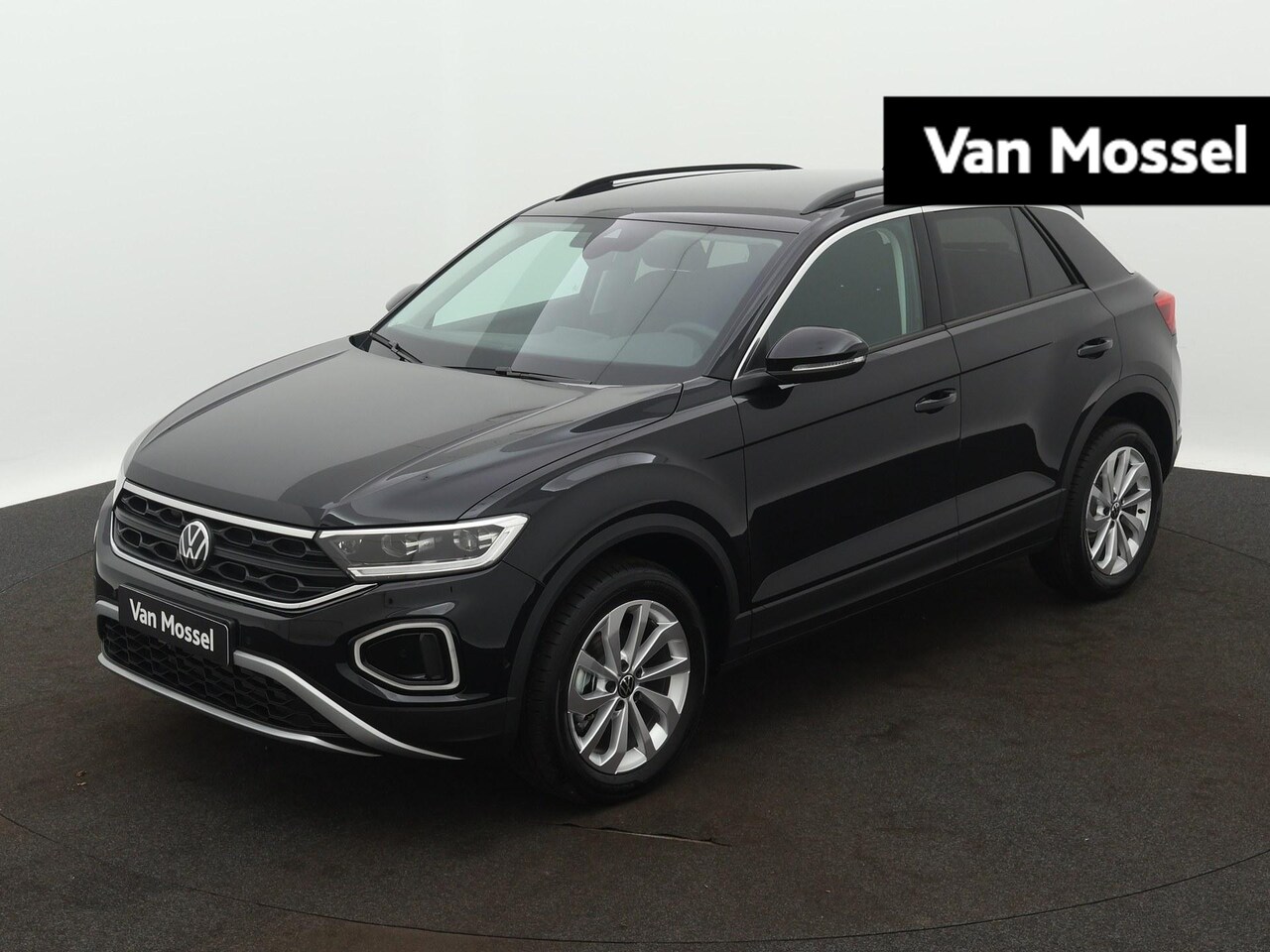 Volkswagen T-Roc - 1.5 TSI Life Edition 150 PK Automaat | Dodehoek sensoren | Navigatie | Apple Carplay | And - AutoWereld.nl