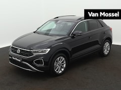 Volkswagen T-Roc - 1.5 TSI Life Edition 150 PK Automaat | Dodehoek sensoren | Navigatie | Apple Carplay | And