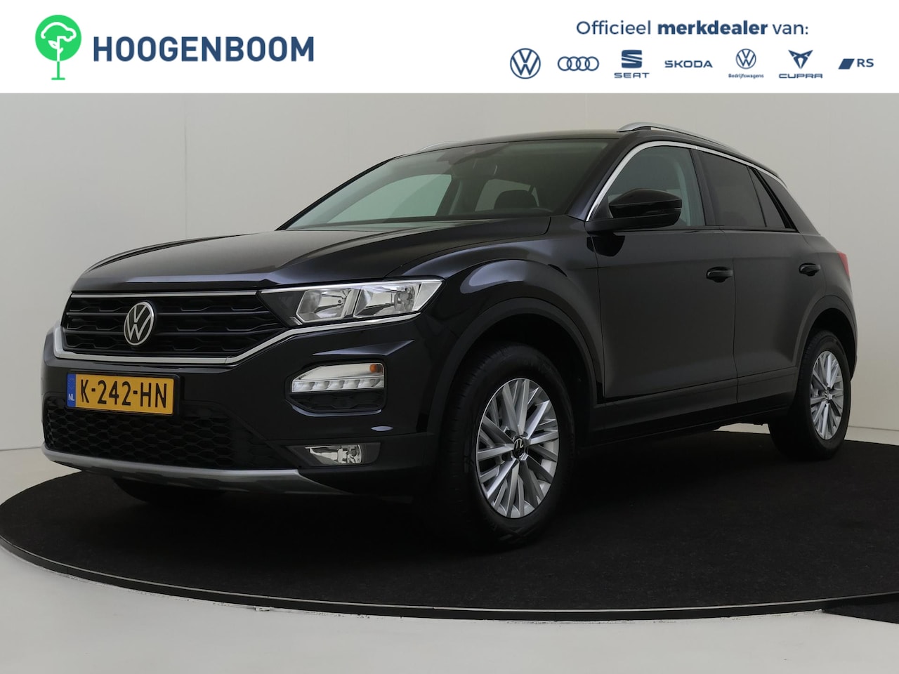 Volkswagen T-Roc - 1.5 TSI Style | Achteruitrijcamera | Virtual cockpit | Navigatie | Climate control | CarPl - AutoWereld.nl