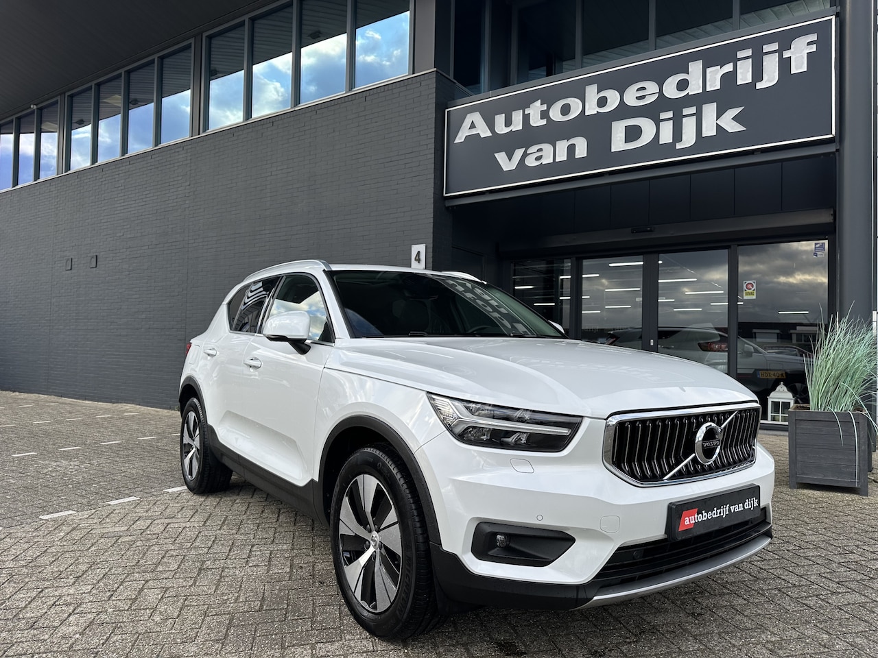 Volvo XC40 - 1.5 T4 Recharge Inscription Expression 1.5 T4 Recharge Inscription Expression - AutoWereld.nl