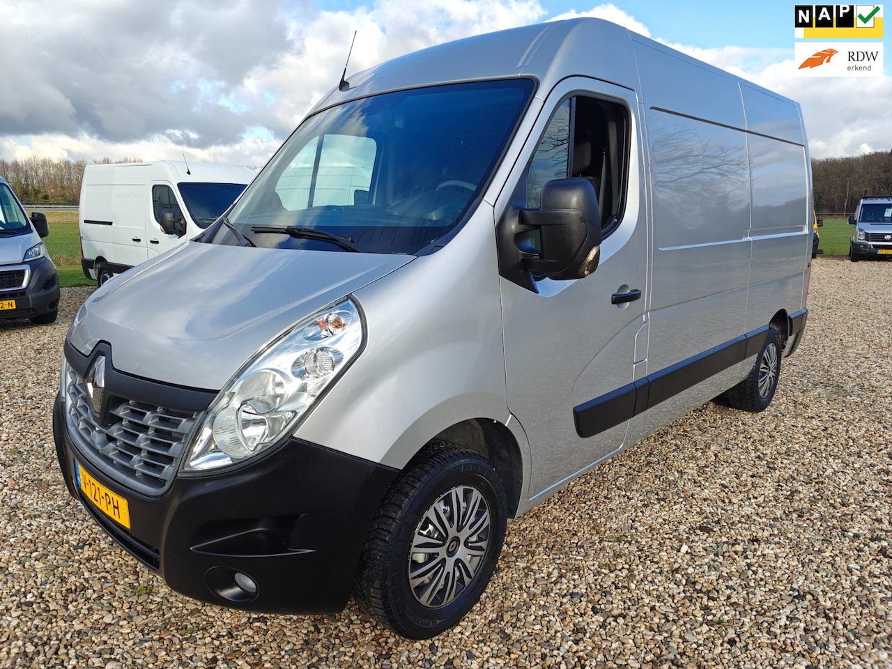 Renault Master - T35 2.3 dCi L2H2 Energy T35 2.3 dCi L2H2 Energy , Euro 6 , 1e eig. 170 PK , Camera , Navi , in pracht staat. - AutoWereld.nl