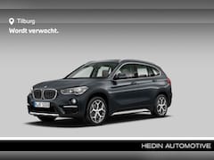 BMW X1 - sDrive20i Orange Edition III | PDC Voor/Achter | Head-Up Display | Trekhaak Met Afneembare