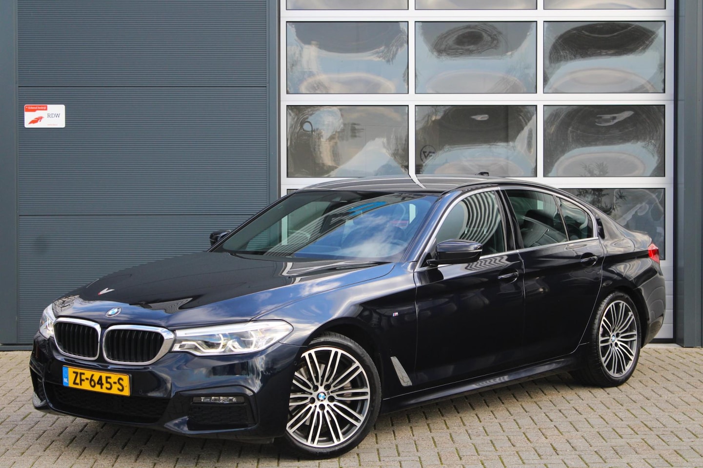 BMW 5-serie - 520i High Executive M-Sport | Org. NL | Trekhaak | HIFI | Memory - AutoWereld.nl