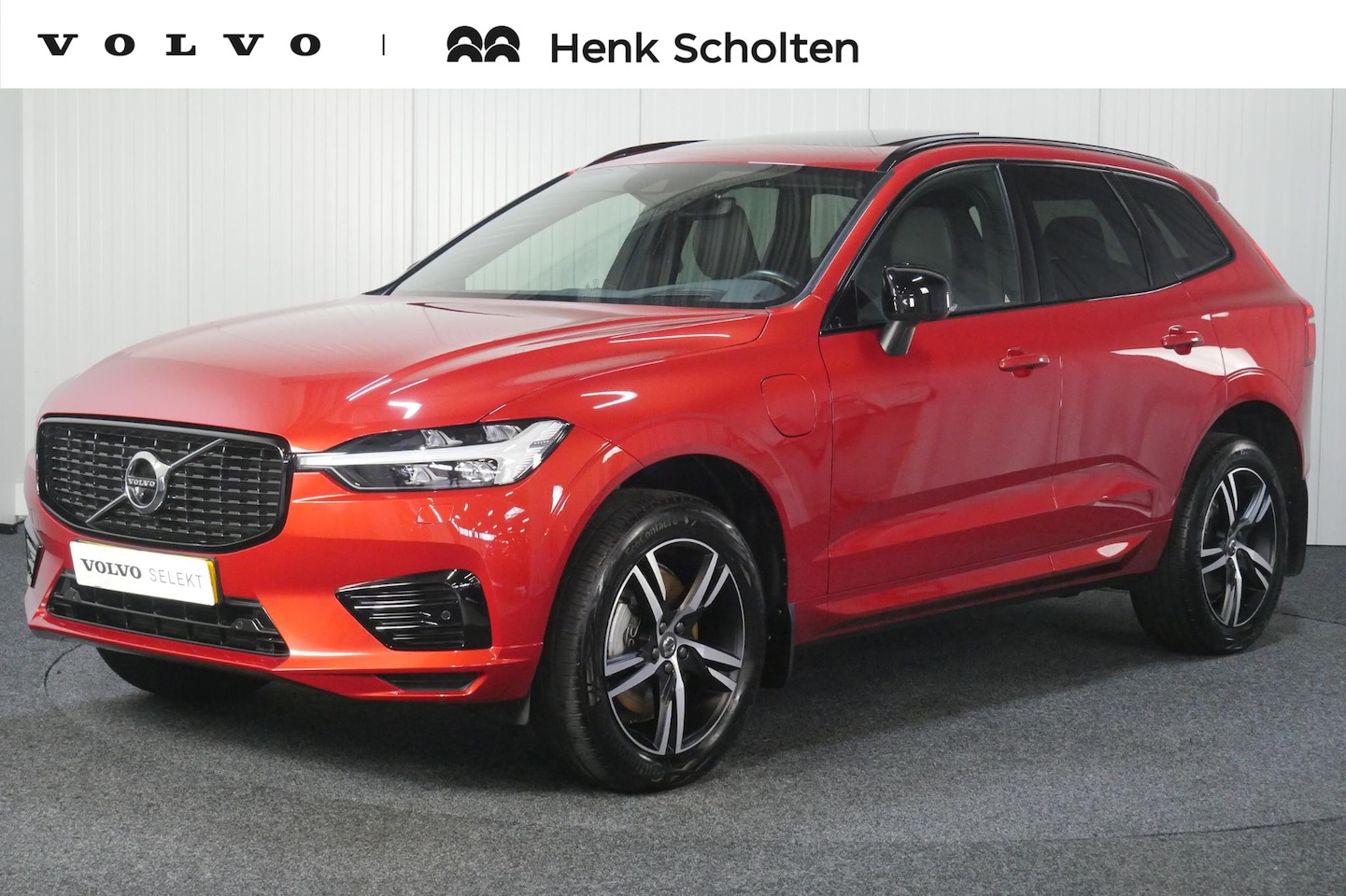 Volvo XC60 - T6 340PK Plug-in hybrid AWD R-Design | Luchtvering | Panoramadak | Voorstoelen met massage - AutoWereld.nl