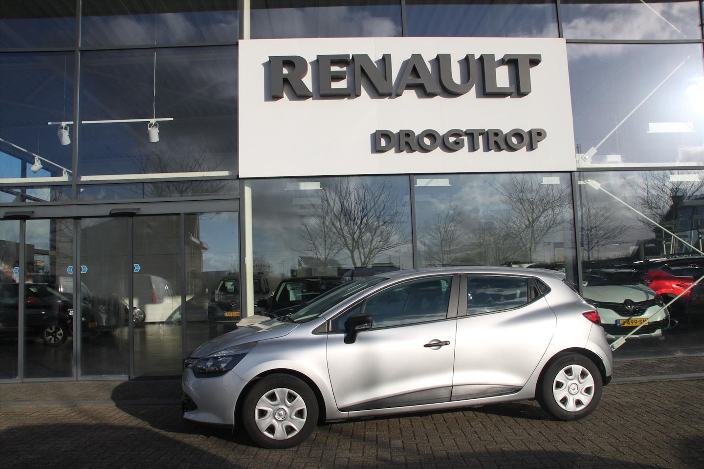 Renault Clio - 90PK-LIFE-103DKM-AIRCO-CRUISE-BLUETOOTH- - AutoWereld.nl