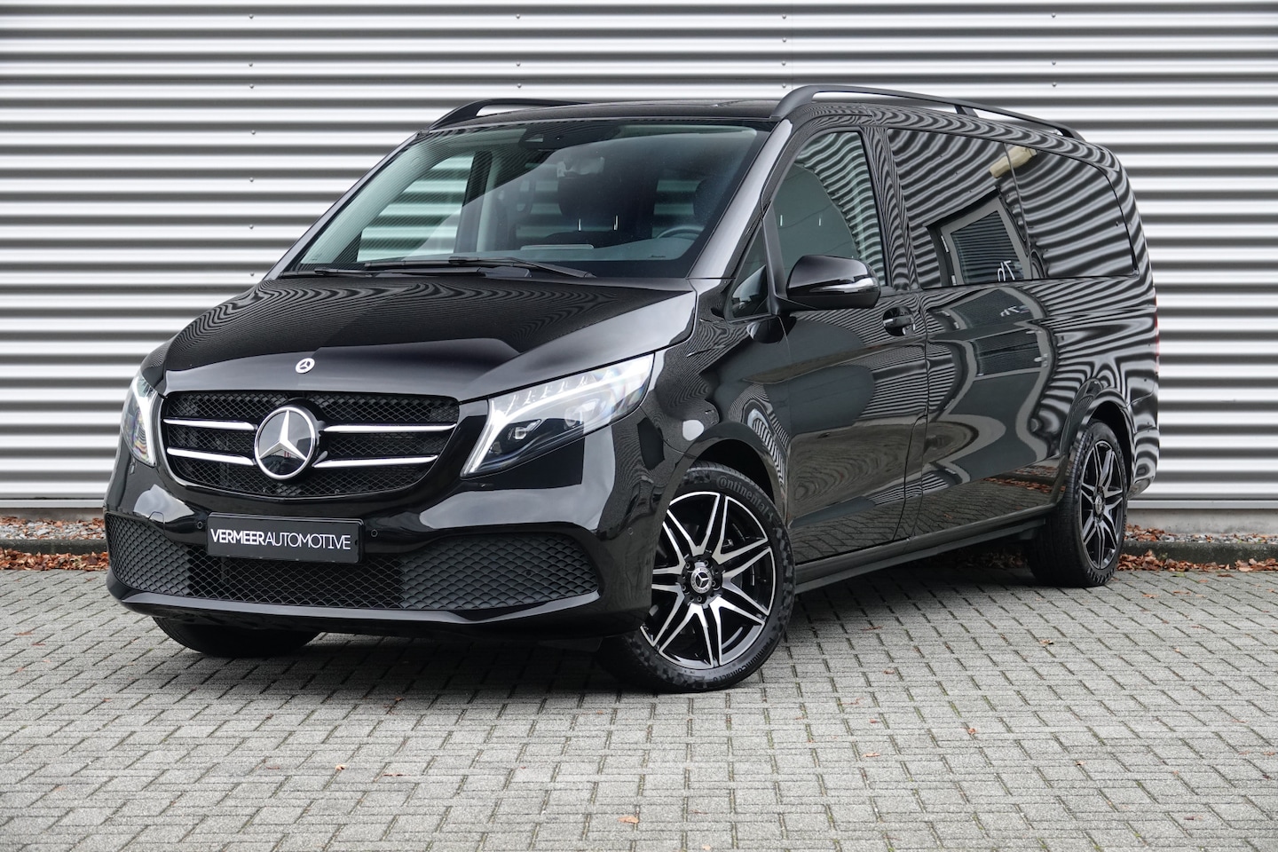 Mercedes-Benz V-klasse - 300d Extra Lang Dubbel Cabine | 4-Matic | Luchtvering | 19 Inch | Camera | - AutoWereld.nl