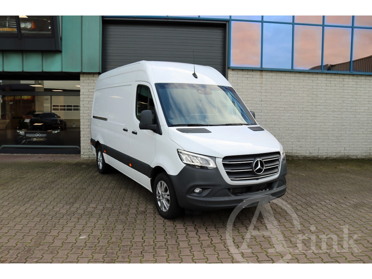 Mercedes-Benz Sprinter - 319 CDI L2H2 BPM vrij 9G-TRONIC LED MBUX10 360gr CAMERA DISTRONIC ALARM KL3 PDC 3.5T AHW L - AutoWereld.nl