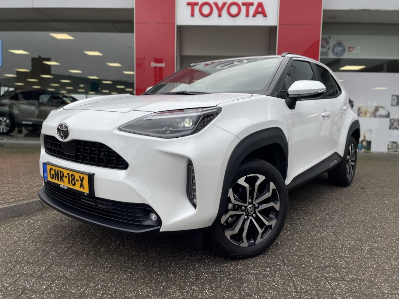 Toyota Yaris Cross - 1.5 Hybrid 130 Executive Limited | Sensoren V+A | Blind Spot | S - AutoWereld.nl