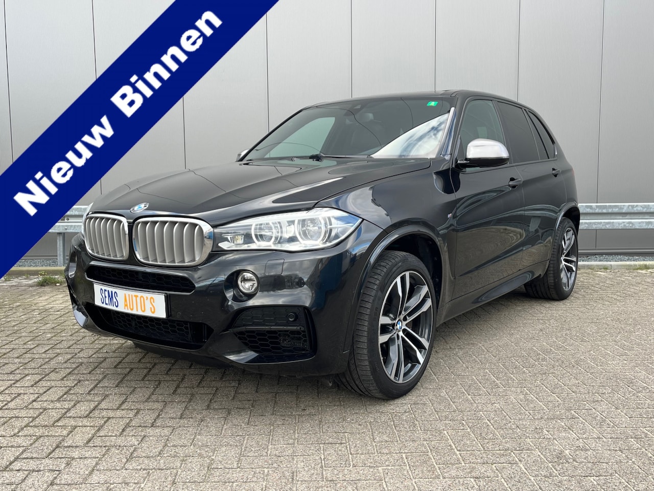 BMW X5 - M50d Panorama Dak / Soft Close / Key Less - AutoWereld.nl