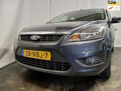 Ford Focus - 1.6 Comfort - Airco - Trekhaak - Export - Schade