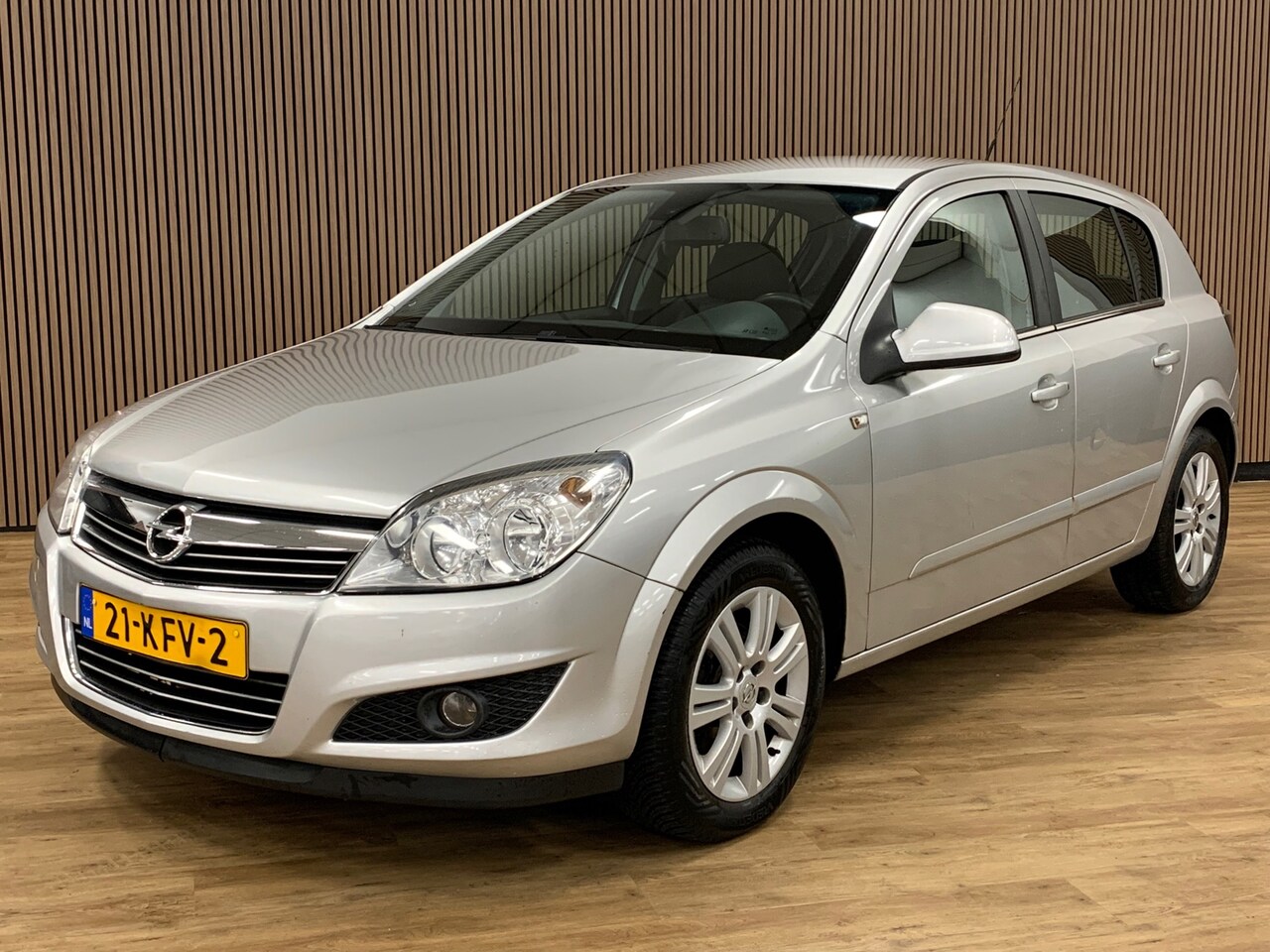 Opel Astra - 1.6 Cosmo|Navigatie|Climate Control| - AutoWereld.nl