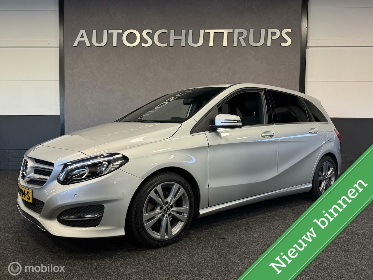 Mercedes-Benz B-klasse - 180 Business AMG AUTOMAAT / LEER / LED / NAVI / LUXE - AutoWereld.nl