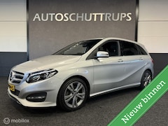 Mercedes-Benz B-klasse - 180 Business AMG AUTOMAAT / LEER / LED / NAVI / LUXE