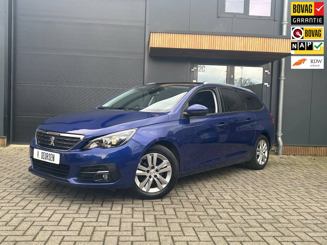 Peugeot 308 SW - 1.2 PureTech Blue Lease Executive 1.2 PureTech Blue Lease Executive - AutoWereld.nl