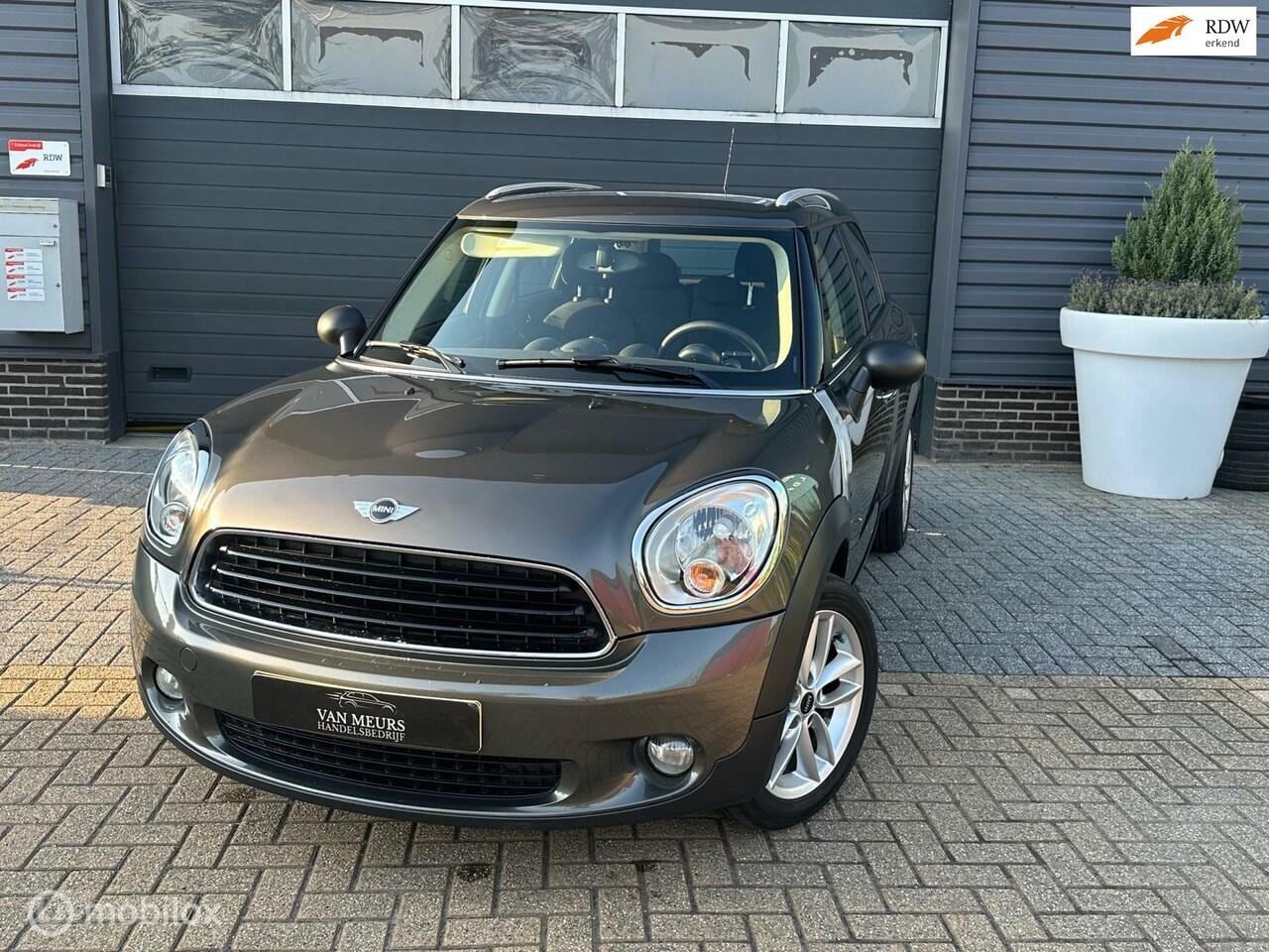 MINI Countryman - 1.6 One D Salt 1.6 One D Salt, airco, navigatie, apk 05-2025 - AutoWereld.nl