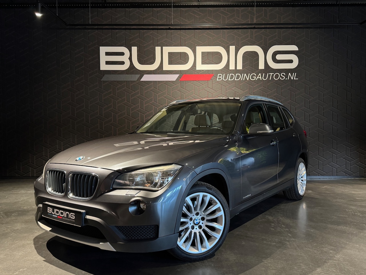 BMW X1 - sDrive20i Upgrade Ed | 1e eigenaar | Leder - AutoWereld.nl