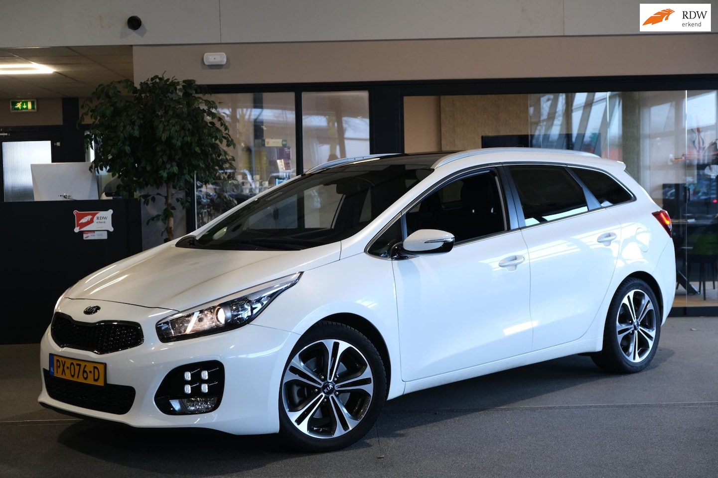 Kia Cee'd Sportswagon - 1.0 T-GDi GT-Plusline Navi Pano PDC Cruise Cam - AutoWereld.nl