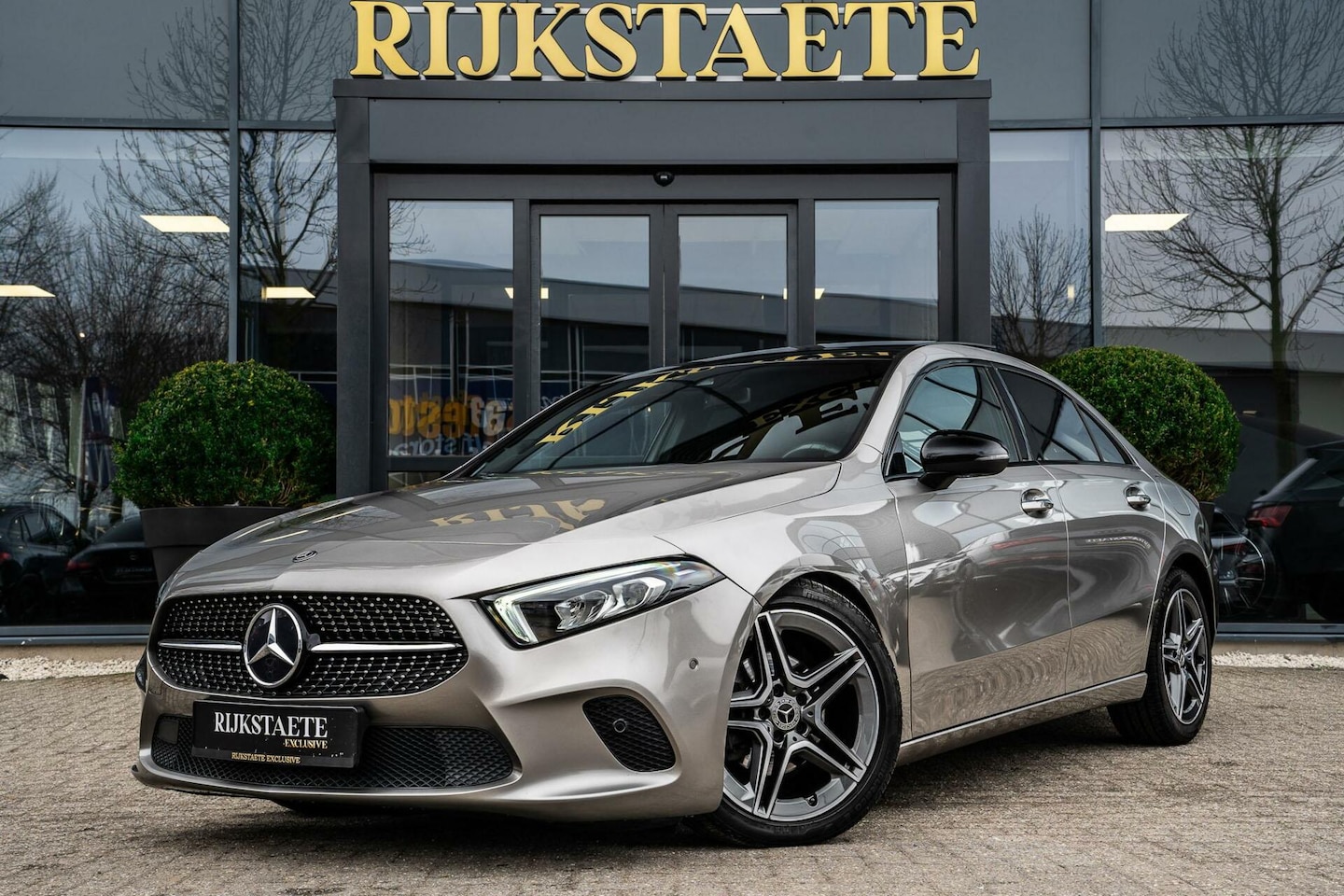 Mercedes-Benz A-klasse - 180 d Launch Premium|PANO|BURMESTER|MATRIX - AutoWereld.nl