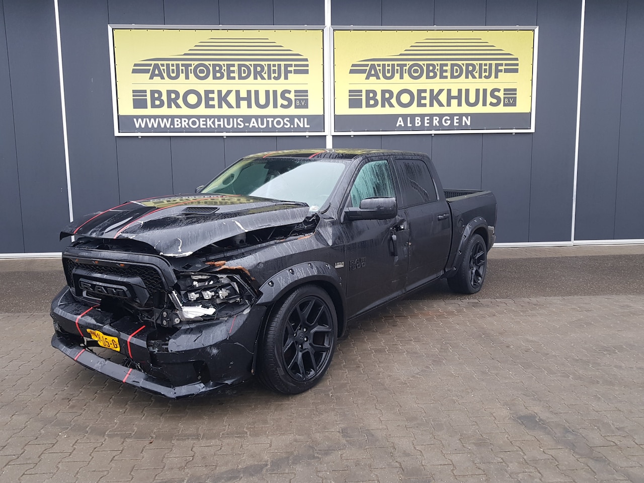 Dodge Ram 1500 - 5.7 V8 4x4 Crew Cab 5'7 Laramie 5.7 V8 4x4 Crew Cab 5'7 Laramie - AutoWereld.nl