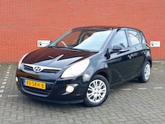 Hyundai i20 - 1.2i 78pk 5D i-Motion Airco Trekhaak