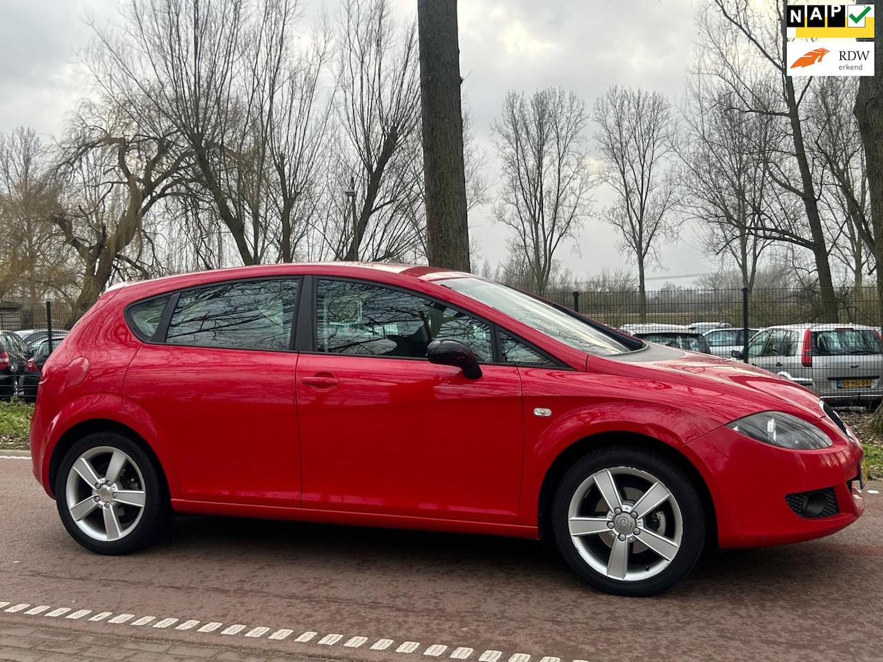 Seat Leon - 1.6 Stylance AIRCO!NWE APK!KOOPJE! - AutoWereld.nl