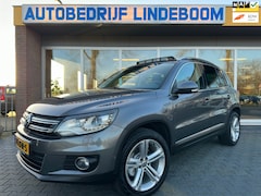 Volkswagen Tiguan - 1.4 TSI Sport&Style/Panoramadak/Tv schermen/Trekhaak/Camera/Led verlichting