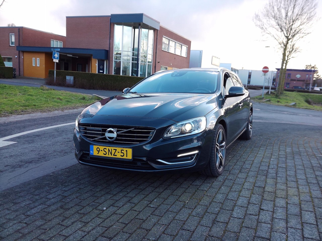 Volvo V60 - 2.4 D6 AWD Plug-In Hybrid Summum 2.4 D6 AWD Plug-In Hybrid Summum - AutoWereld.nl