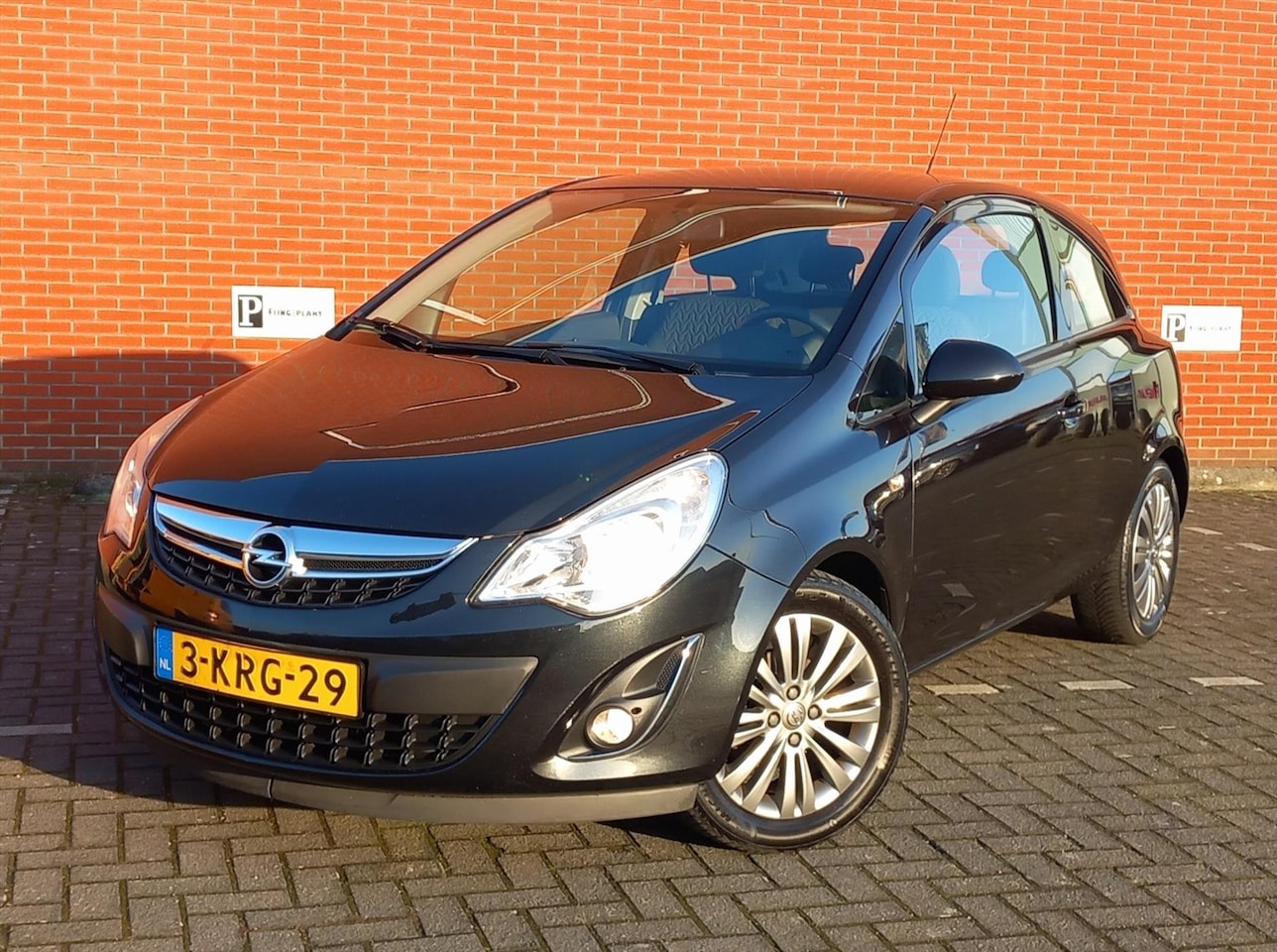 Opel Corsa - 1.4 Twinport 100pk 3d Design Edition - AutoWereld.nl