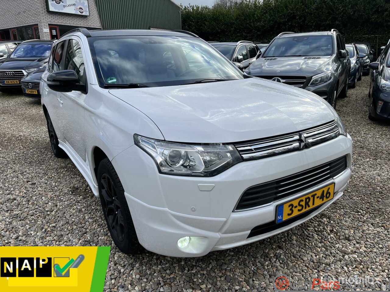 Mitsubishi Outlander - 2.0 PHEV instyle 2.0 PHEV Instyle+, Full opties - AutoWereld.nl