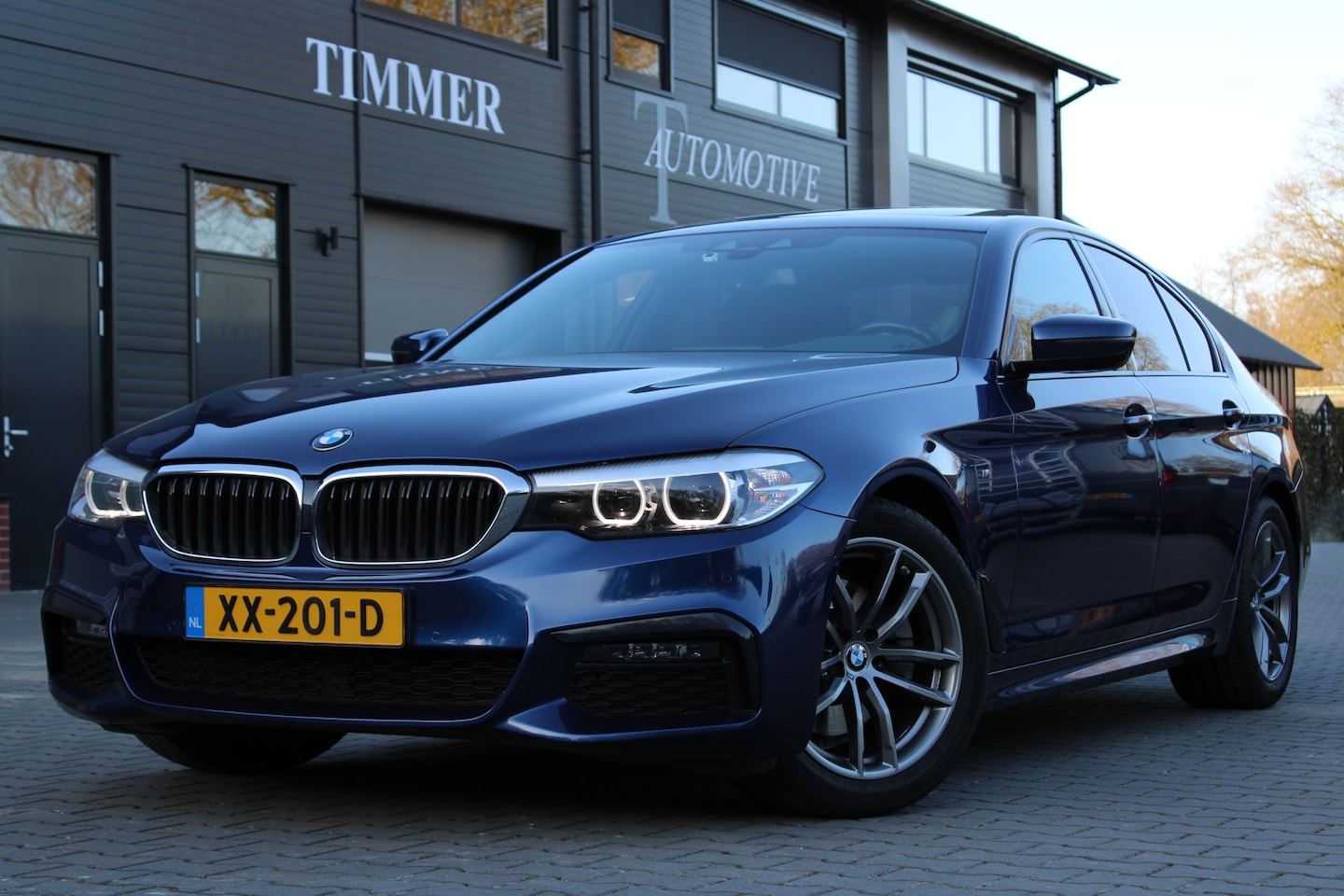 BMW 5-serie - 520i Executive M-Sport - Schuif kanteldak Dealer onderhouden Nederlandse auto - AutoWereld.nl