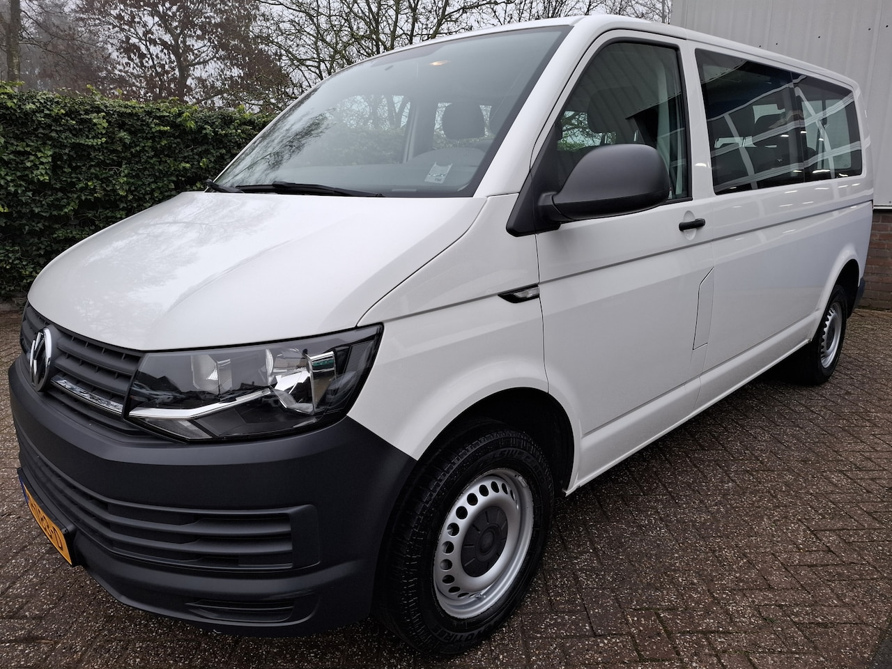 Volkswagen Transporter Kombi - 2.0 TSI L2H1 19350.- INCL BTW 9-PERSOONS BENZINE 150PK - AutoWereld.nl