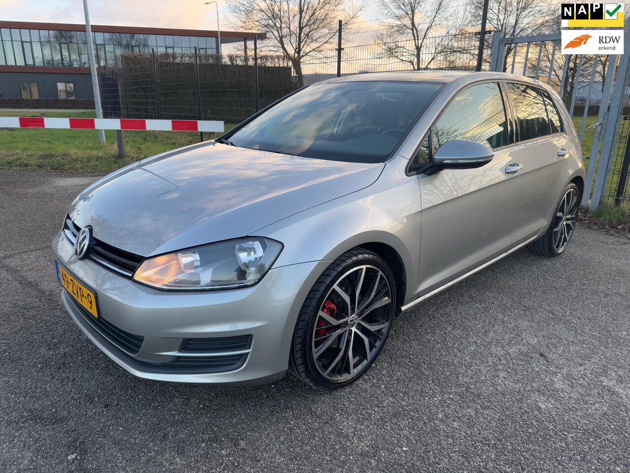 Volkswagen Golf - 7 1.2 TSI Trendline 19inch NAP zeer nette auto - AutoWereld.nl