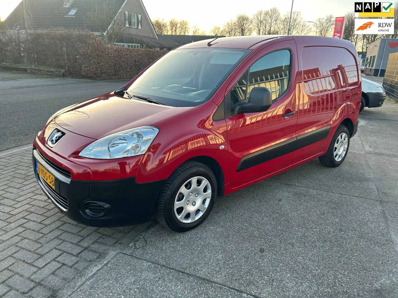 Peugeot Partner - 120 1.6 HDI L1 XT 120 1.6 HDI L1 XT - AutoWereld.nl