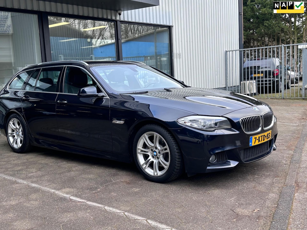 BMW 5-serie Touring - 520i*Automaat*Airco*Leder*Navigatie*Trekhaak* - AutoWereld.nl