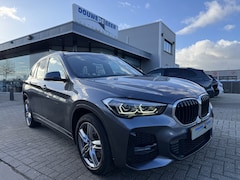 BMW X1 - xDrive25e M-sport plus Pano-Dak | HUD | Keyless | Adapt. Cruise | Stoelverw. |