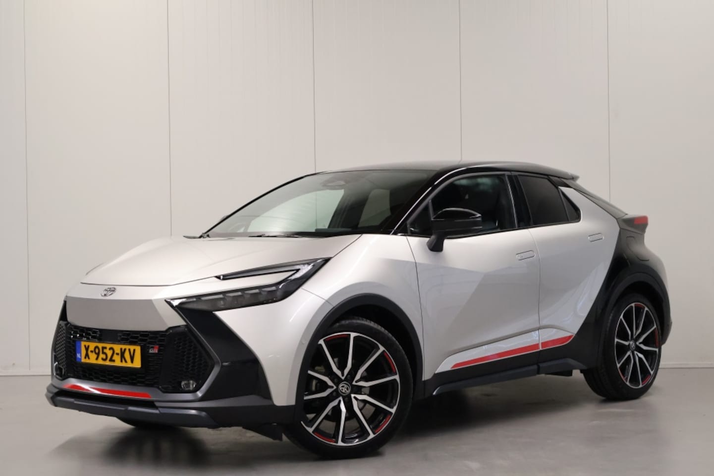 Toyota C-HR - 2.0 Hyb 200 GR SP Pr - AutoWereld.nl