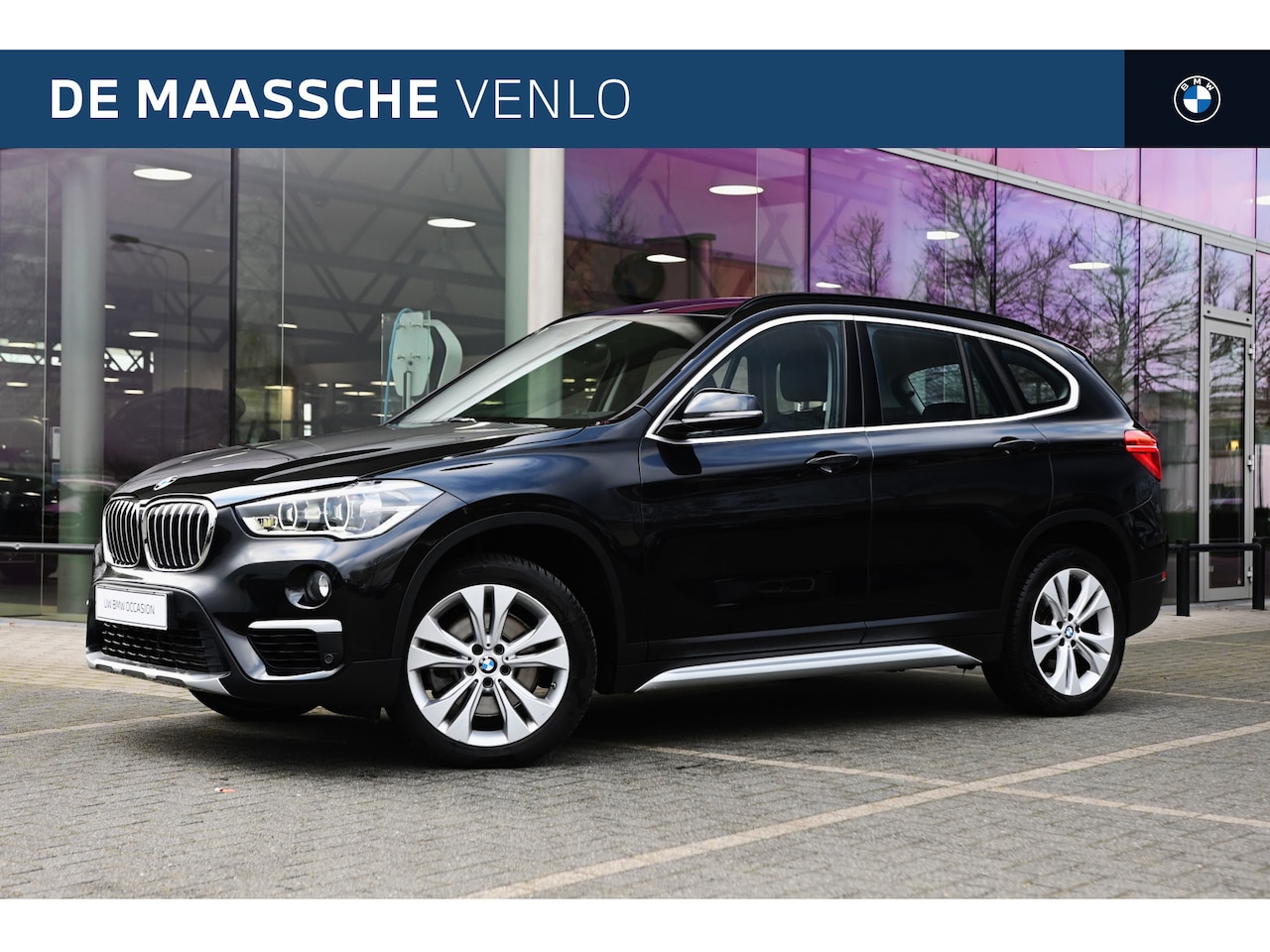 BMW X1 - sDrive20i High Executive xLine Automaat / Trekhaak / LED / Head-Up / Park Assistant / Stoe - AutoWereld.nl