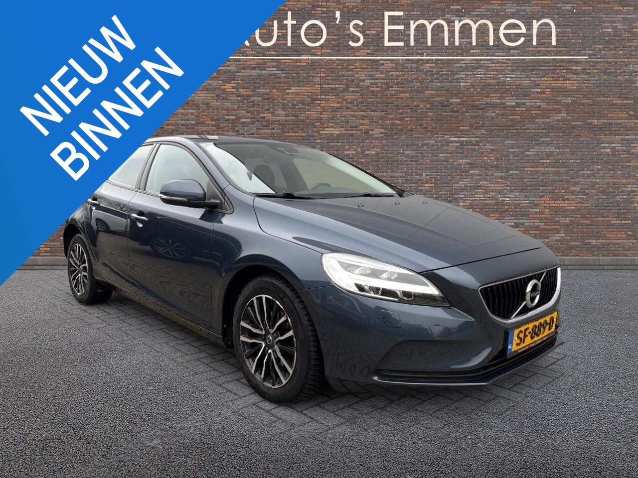 Volvo V40 - 2.0 D2 Nordic+ ECC LMV NAVIGATIE CRUISE - AutoWereld.nl