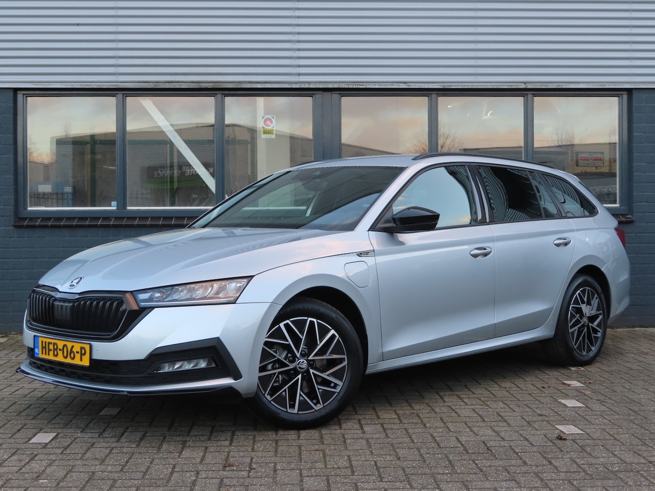 Skoda Octavia Combi - 1.4 TSI iV PHEV Sportline Business 1.4 TSI iV PHEV Sportline Business - AutoWereld.nl