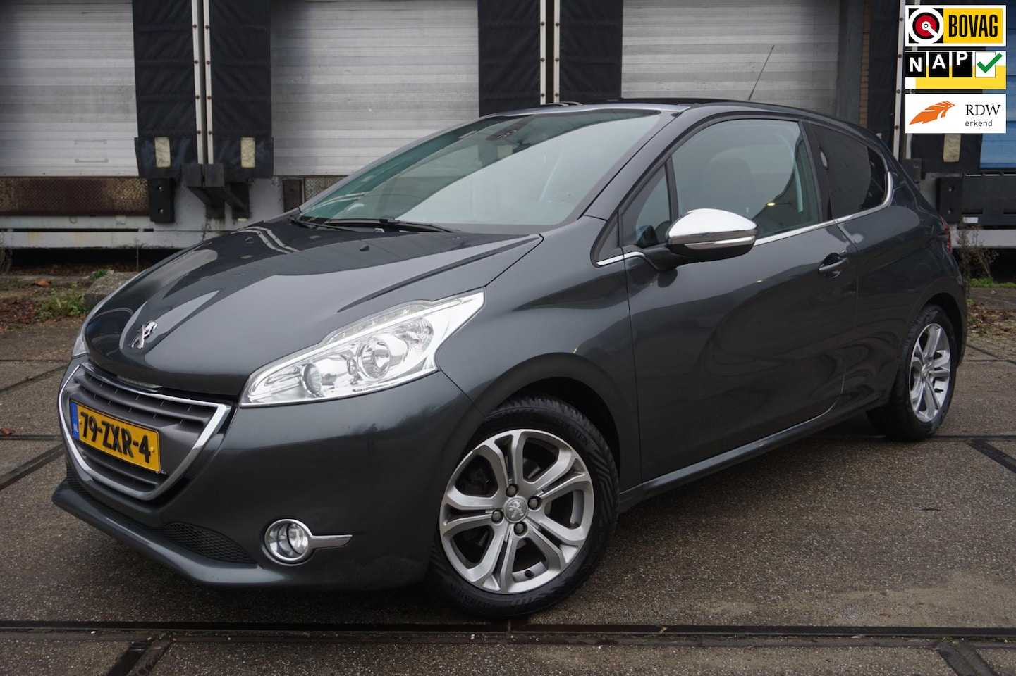 Peugeot 208 - 1.2 VTi Allure * Pano * Airco * Cruise * - AutoWereld.nl