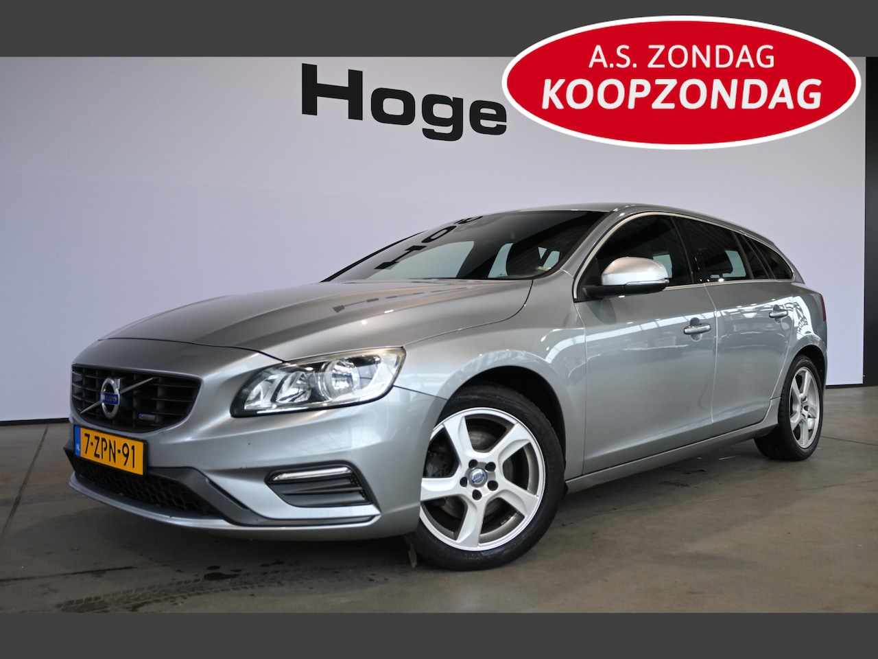 Volvo V60 - 1.6 T3 R-Design Automaat Clima Navigatie Goed Onderhouden! Inruil Mogelijk! - AutoWereld.nl