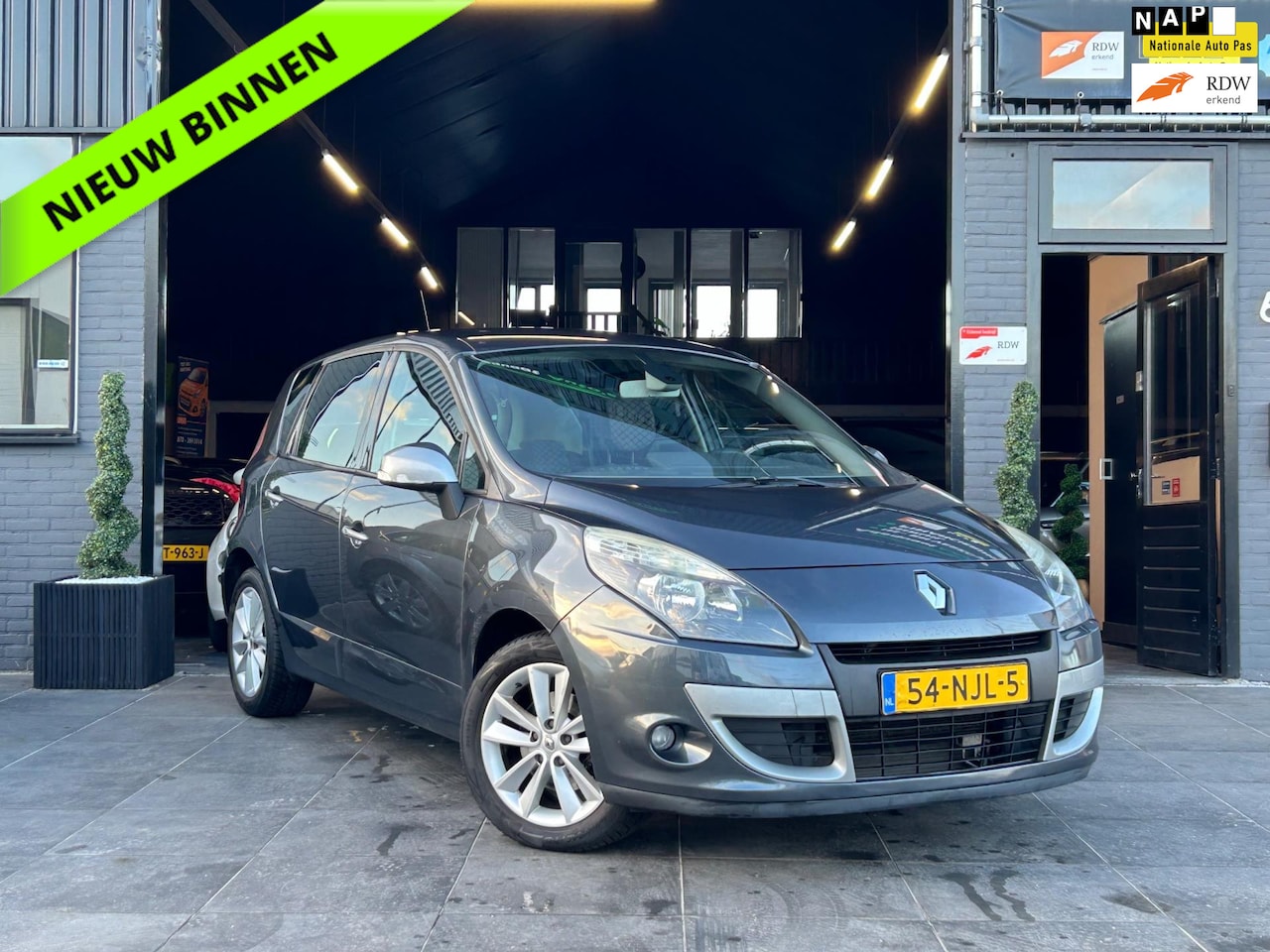 Renault Scénic - 2.0 Celsium|AUTOMAAT|Navi|Airco|CruiseControl| - AutoWereld.nl