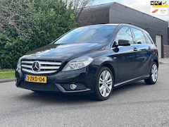 Mercedes-Benz B-klasse - 180 Ambition Automaat*Navigatie*Cruise*Trekhaak*Clima*LM velgen*Parkeersensoren