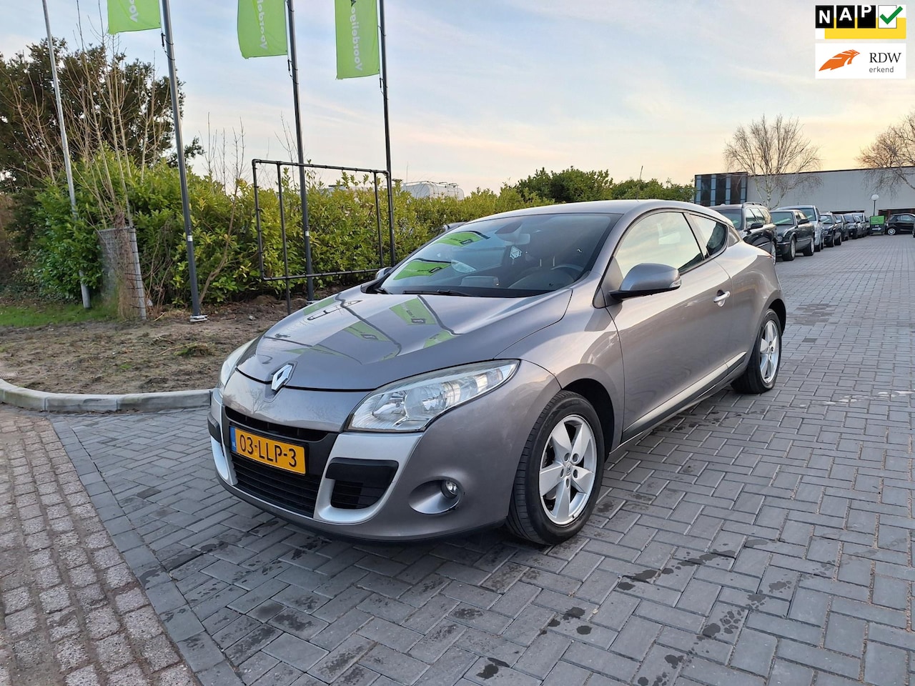 Renault Mégane Coupé - 1.6 Dynamique / Zeer nette sportieve auto - AutoWereld.nl