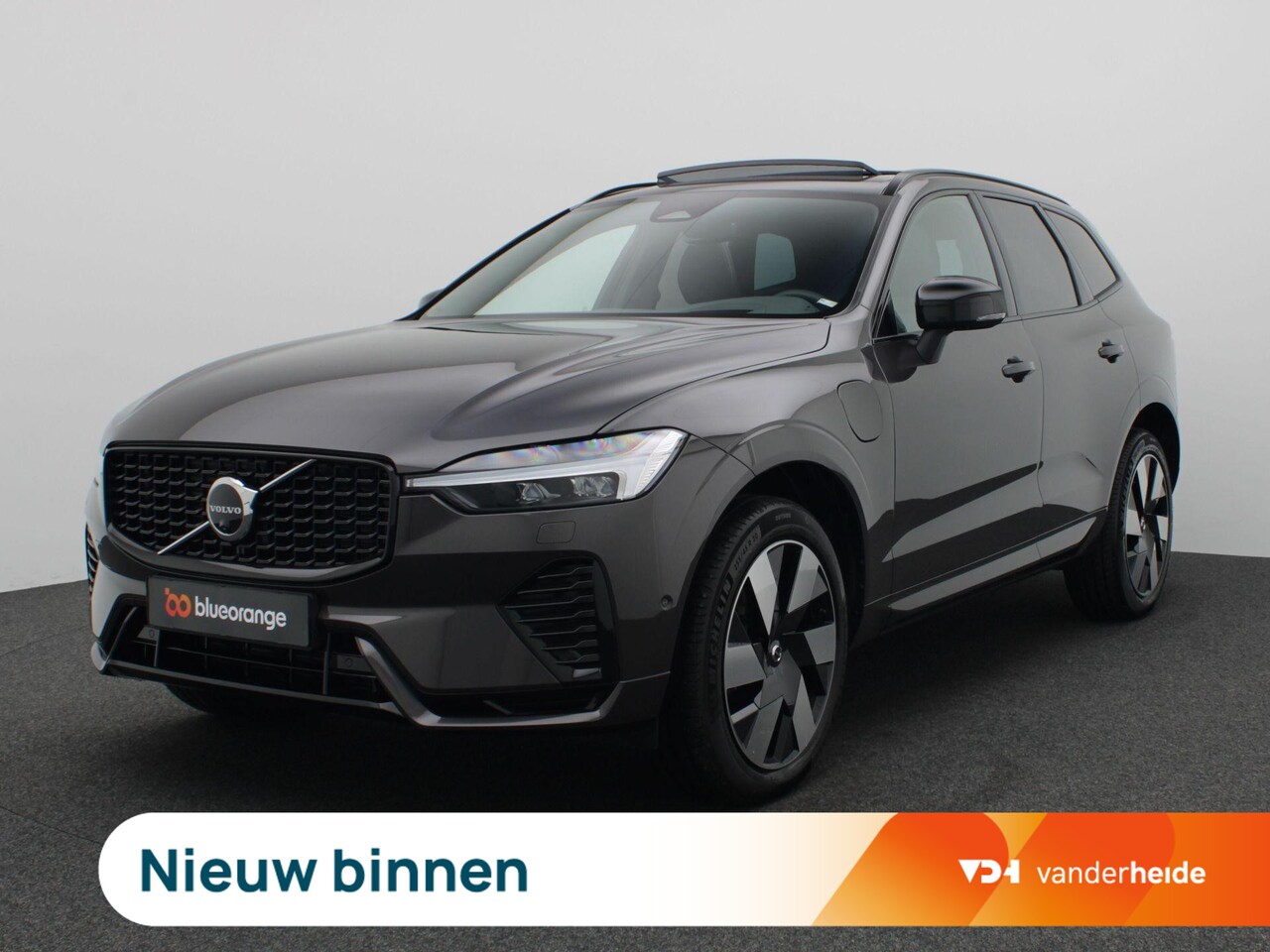 Volvo XC60 - 2.0 T6 Plug-in hybrid AWD Plus Dark 350PK Aut. Pano-Schuifdak, Head-Up Display, Keyless, M - AutoWereld.nl