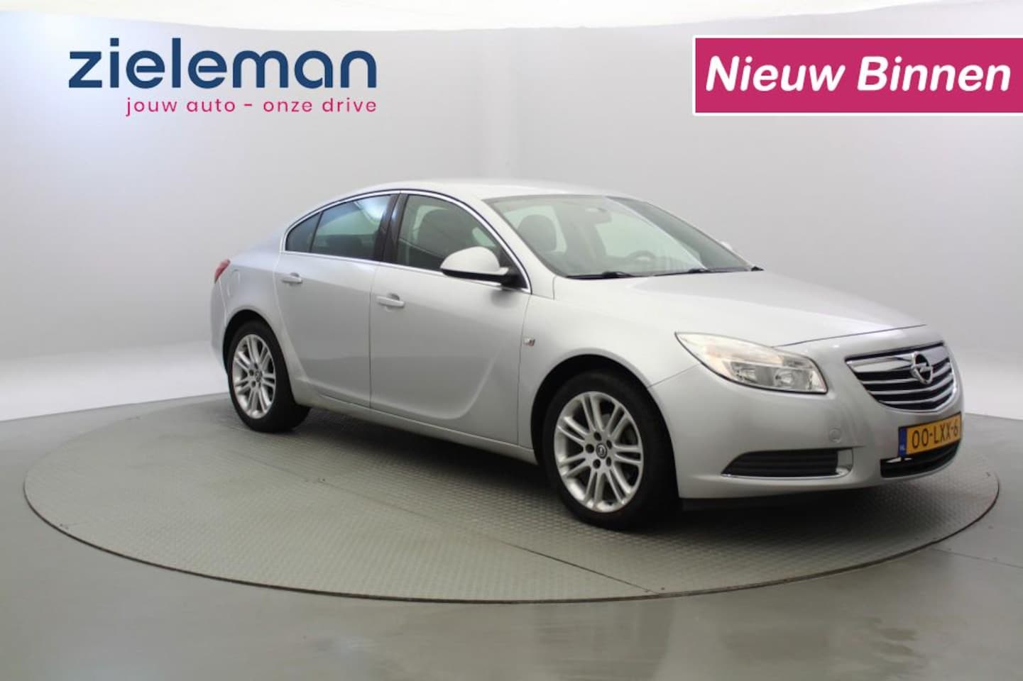 Opel Insignia - 1.8 Editon - Airco, Navi - AutoWereld.nl