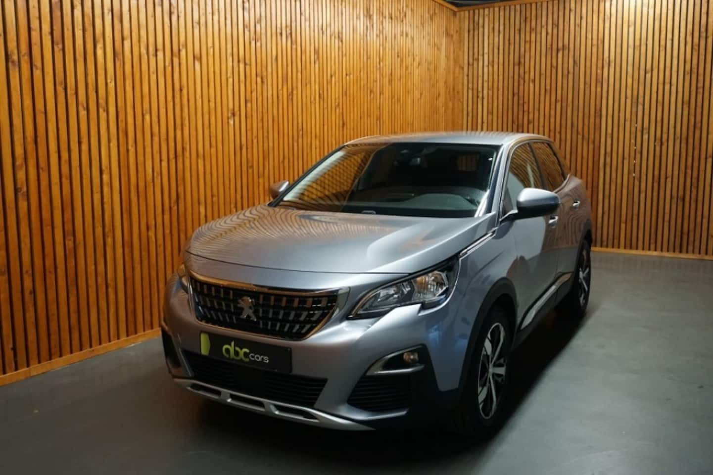 Peugeot 3008 - 1.2 PureTech Allure Automaat/ Clima/ Navi - AutoWereld.nl