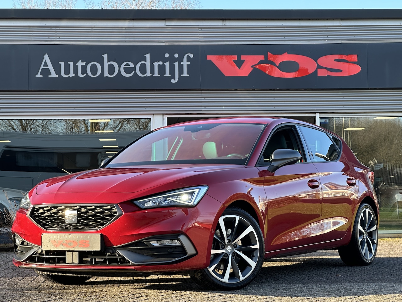 Seat Leon - 1.5 eTSI FR | ACC | Camera | Sfeer | LED | CarPlay - AutoWereld.nl