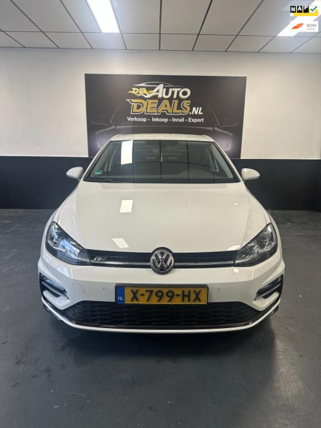 Volkswagen Golf - 1.4 TSI Highline Business R MASSAGESTOELEN - AutoWereld.nl