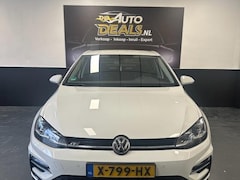 Volkswagen Golf - 1.4 TSI Highline Business R MASSAGESTOELEN